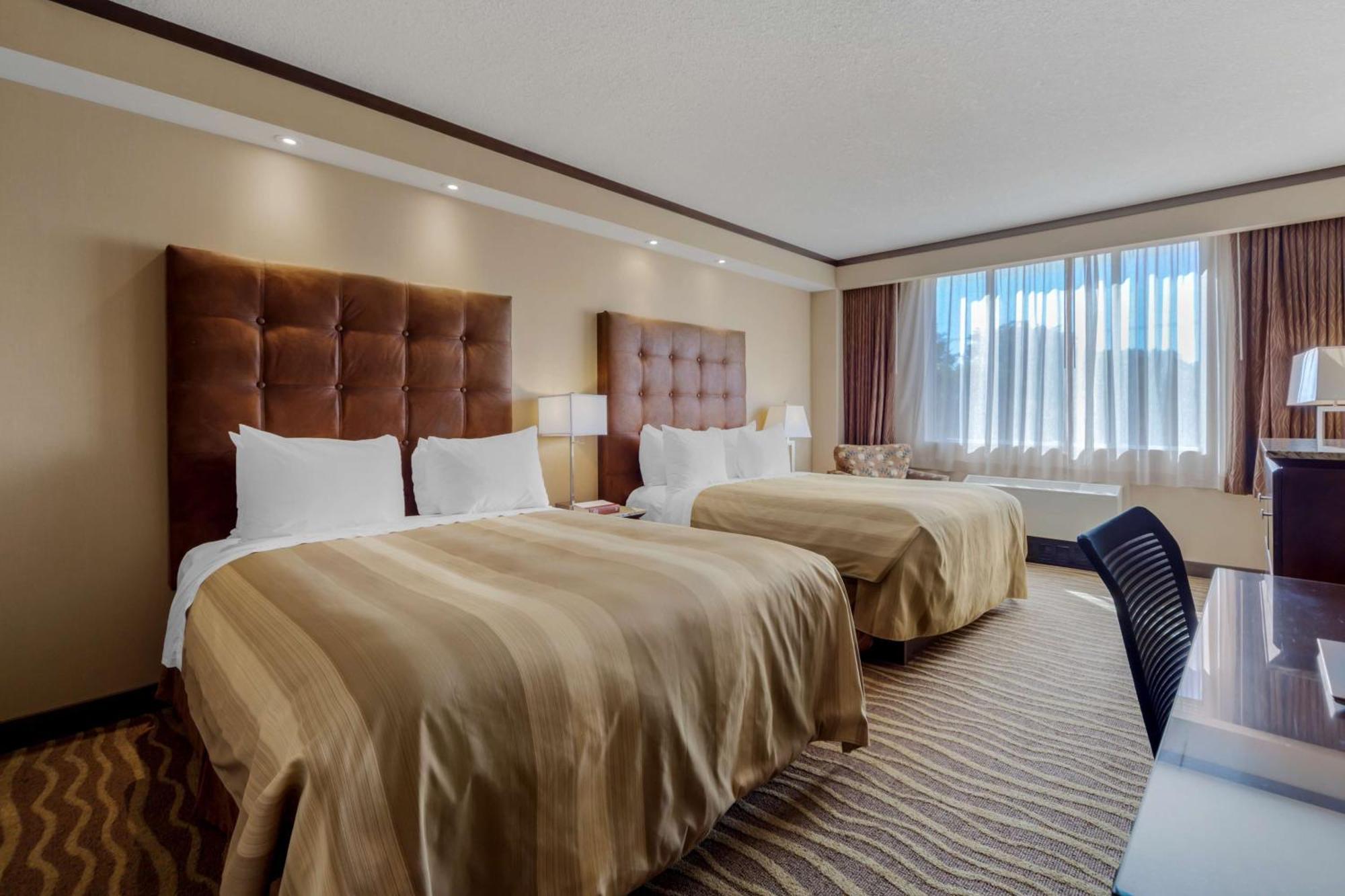 Best Western Premier Denham Inn & Suites Leduc Esterno foto