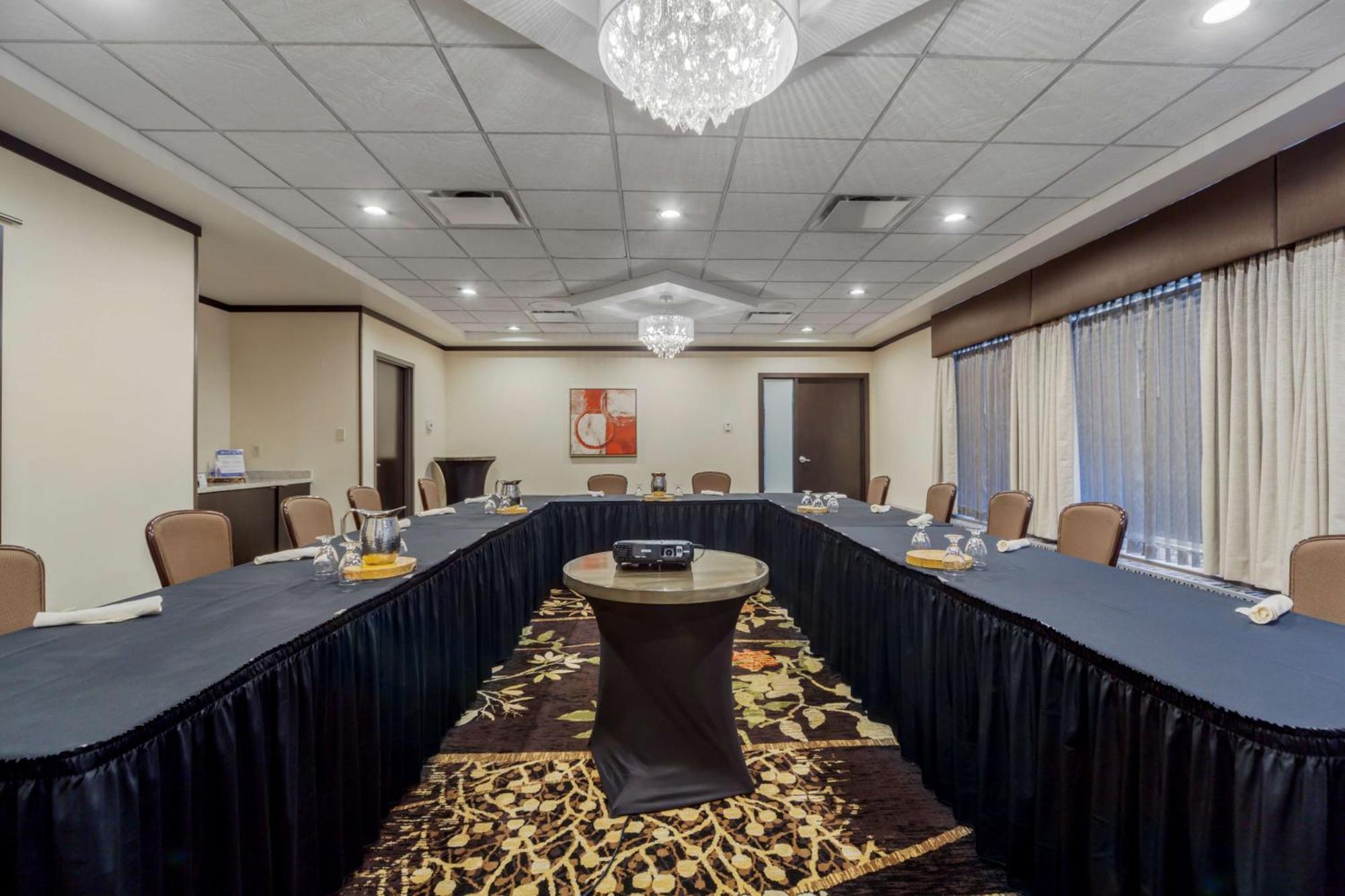 Best Western Premier Denham Inn & Suites Leduc Esterno foto