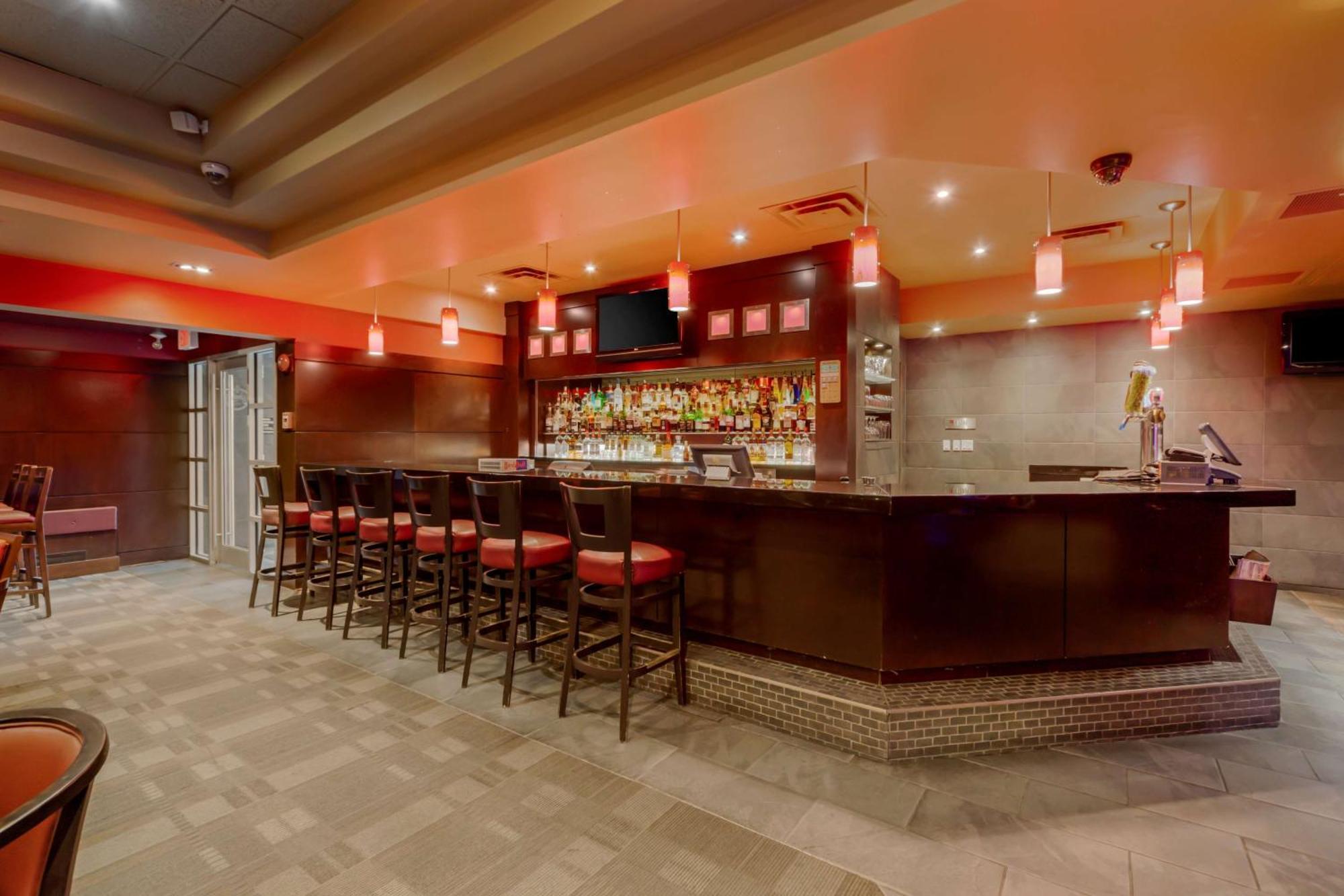 Best Western Premier Denham Inn & Suites Leduc Esterno foto