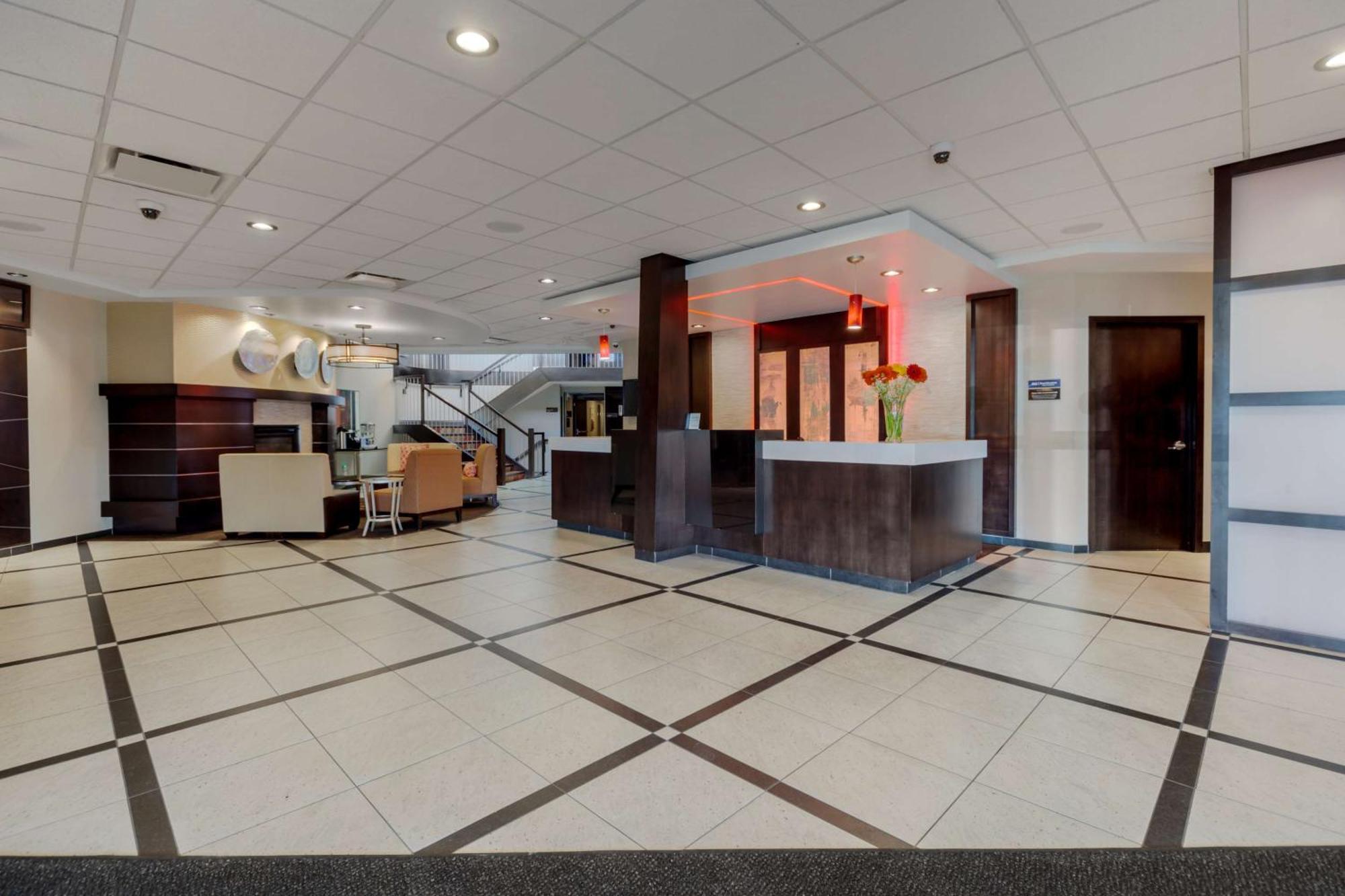 Best Western Premier Denham Inn & Suites Leduc Esterno foto
