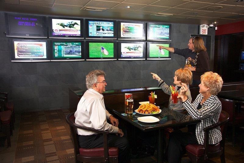 Best Western Premier Denham Inn & Suites Leduc Ristorante foto